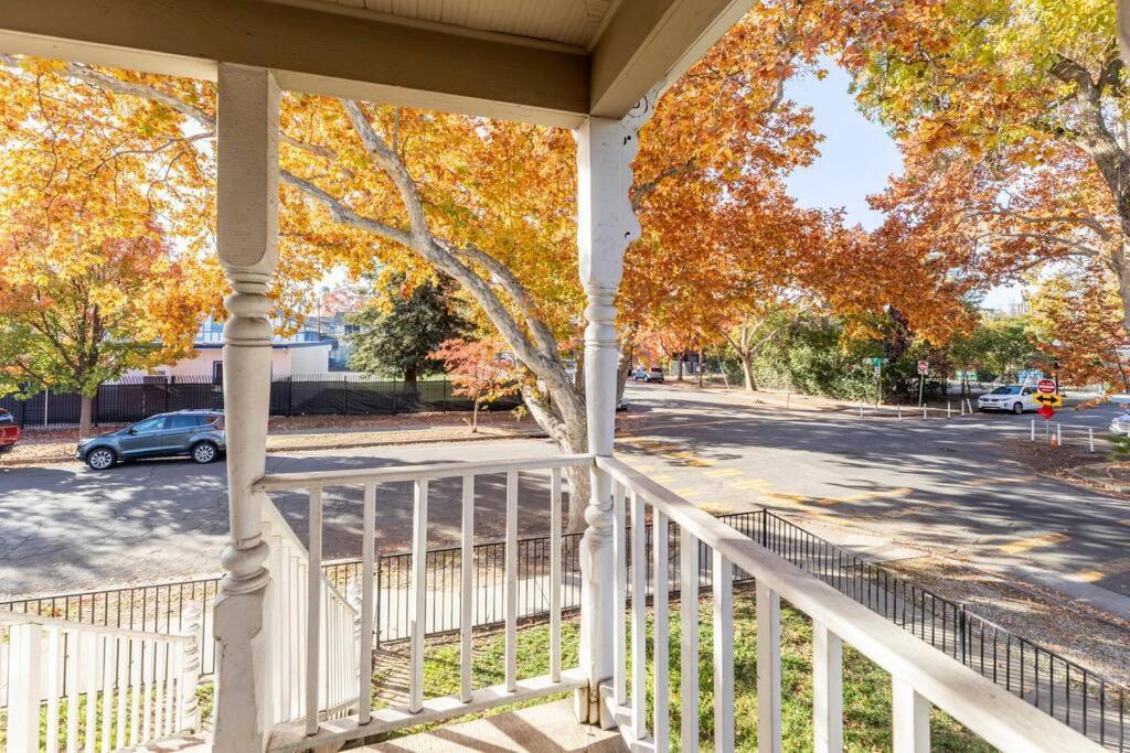 A+ 2 Bedroom Victorian Home Away From Home Sacramento Exterior foto